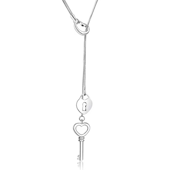 ◾️925 Sterling Silver Heart Shaped Key Lock Necklace - Picture 5 of 10